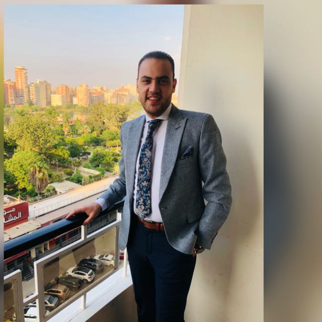 محمد فتحي . مدير ابن خلدون للخدمات التعليميه